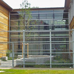 Robert Blum Grundschule in Frankfurt von SÄBU Holzbau - u-förmige Gesamtansicht